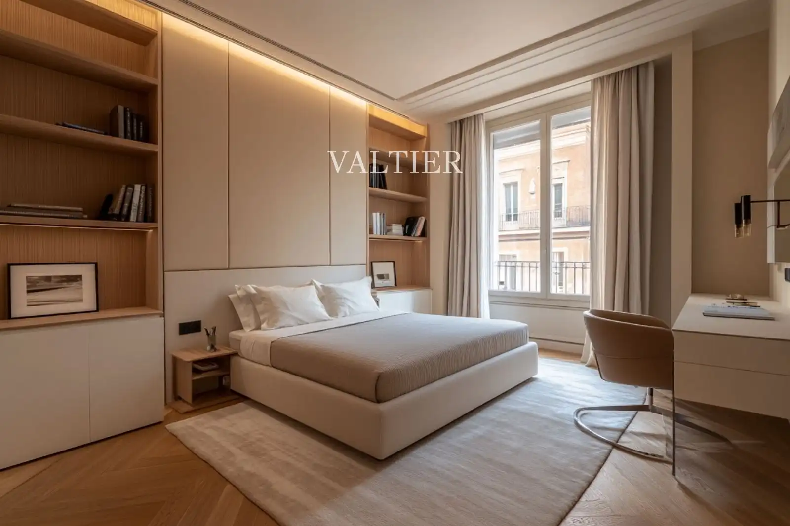 Bedroom of Flat for sale in Madrid  with Furnished