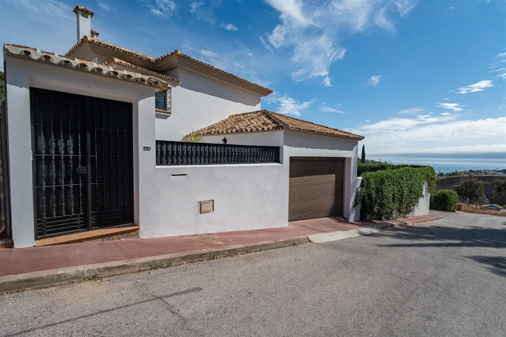 Vista exterior de Casa o xalet en venda en Málaga amb Terrassa