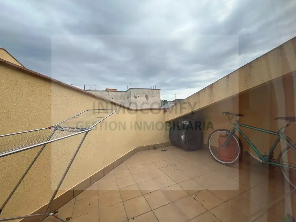 Terraza de Dúplex en venta en La Bisbal d'Empordà