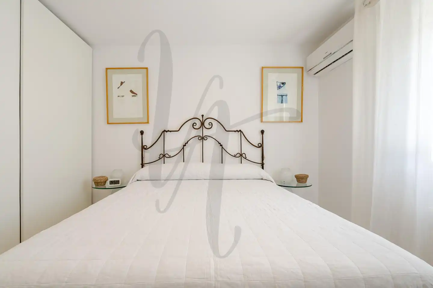 Flat for sale in Carril Del Conde, Canillas
