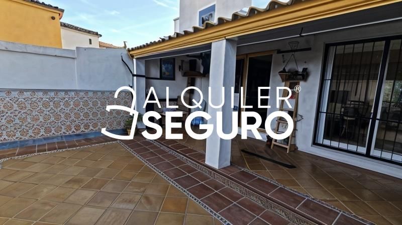 Vista exterior de Casa o chalet de alquiler en Castilleja de Guzmán con Aire acondicionado, Trastero y Amueblado