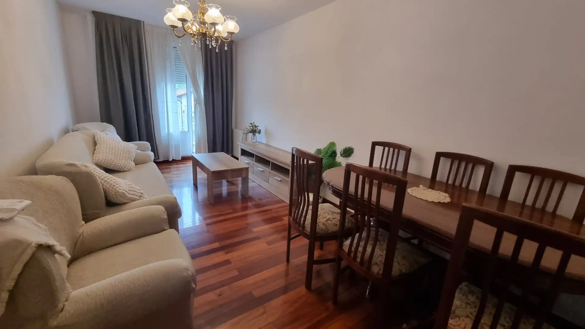 Sala de estar de Piso de alquiler en El Astillero   con Calefacción, Parquet y Terraza