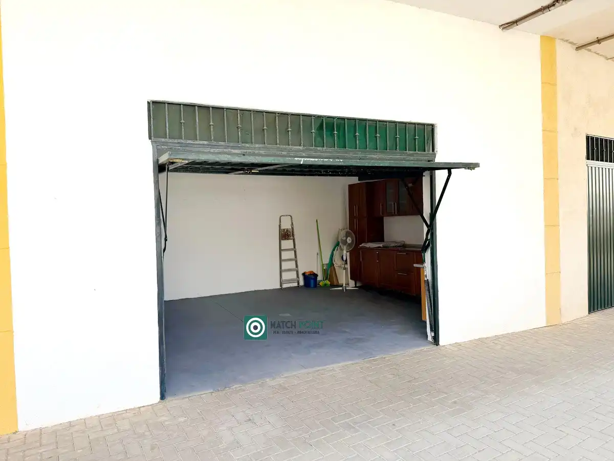 Parkplatz von Einfamilien-Reihenhaus zur Miete in Almuñécar mit Möbliert