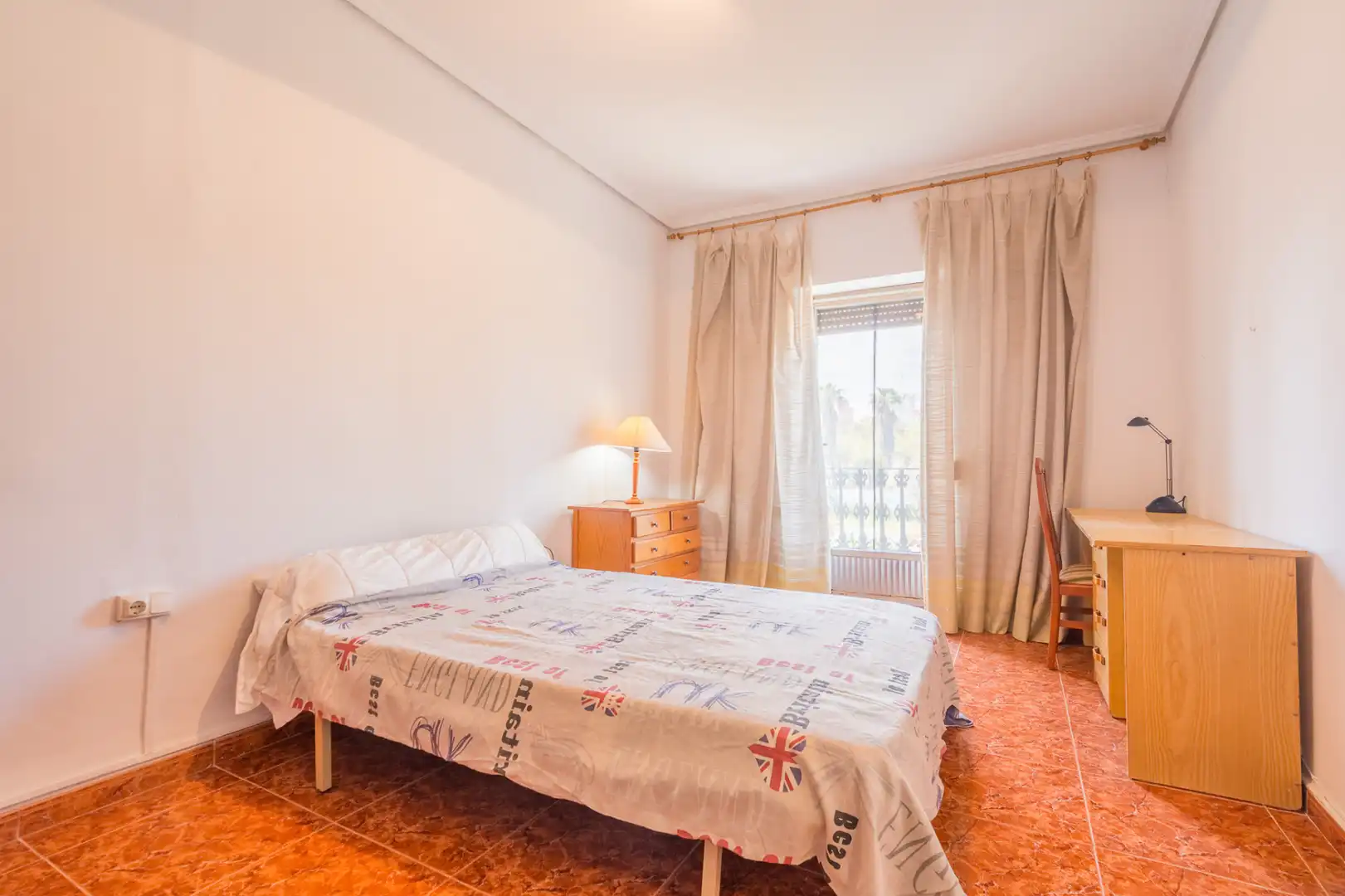 Habitación de Piso en venta en Valencia con Aire acondicionado, Calefacción y Jardín privado