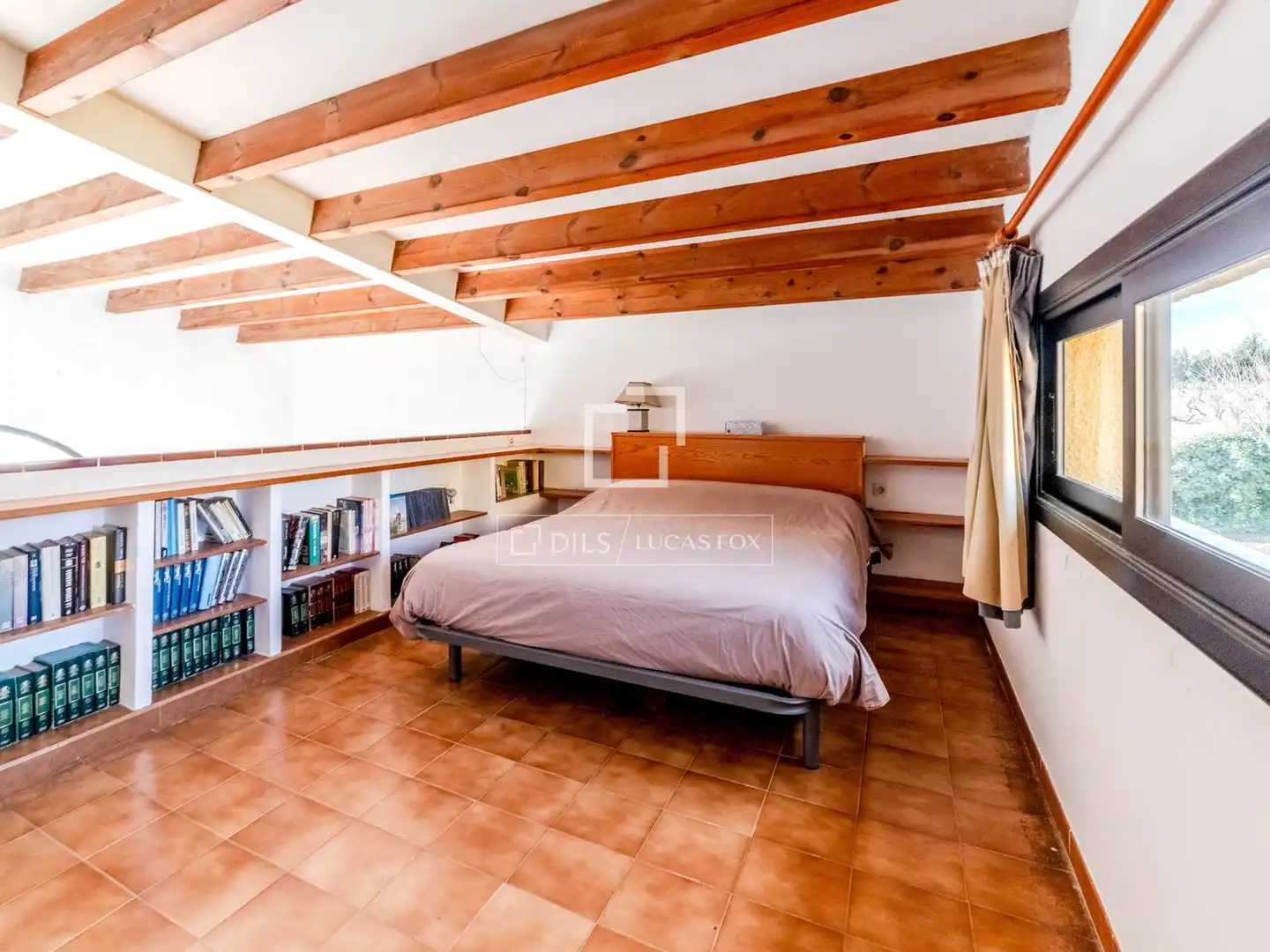 Habitación de Finca rústica en venta en Castellví de la Marca con Calefacción, Jardín privado y Terraza