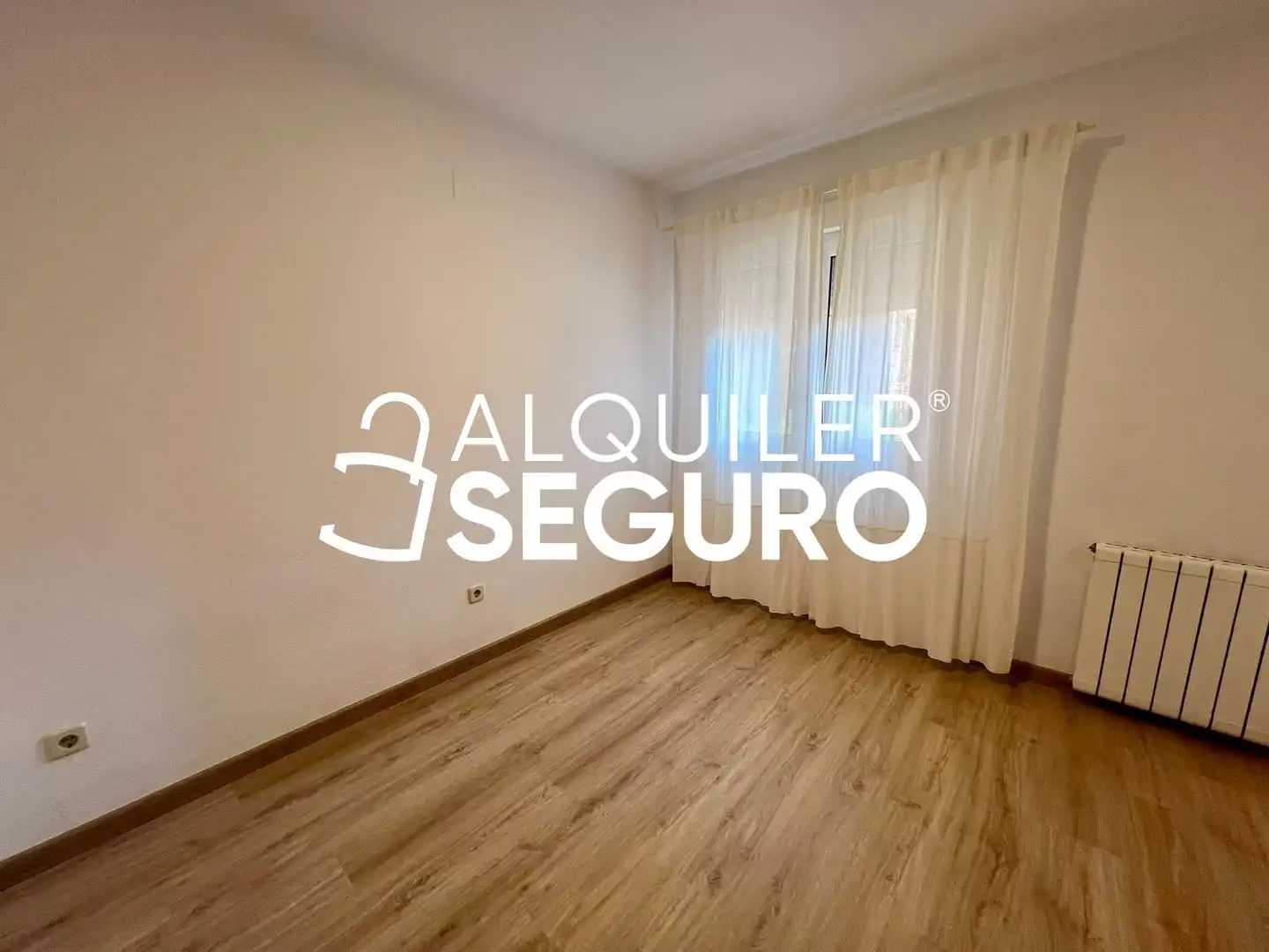 Habitación de Piso de alquiler en Madrid con Aire acondicionado, Calefacción y Piscina