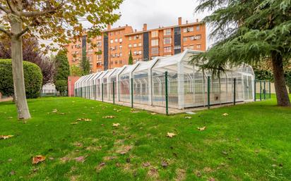 Exterior view of Duplex to rent in  Madrid Capital  with Air Conditioner, Heating and Private garden