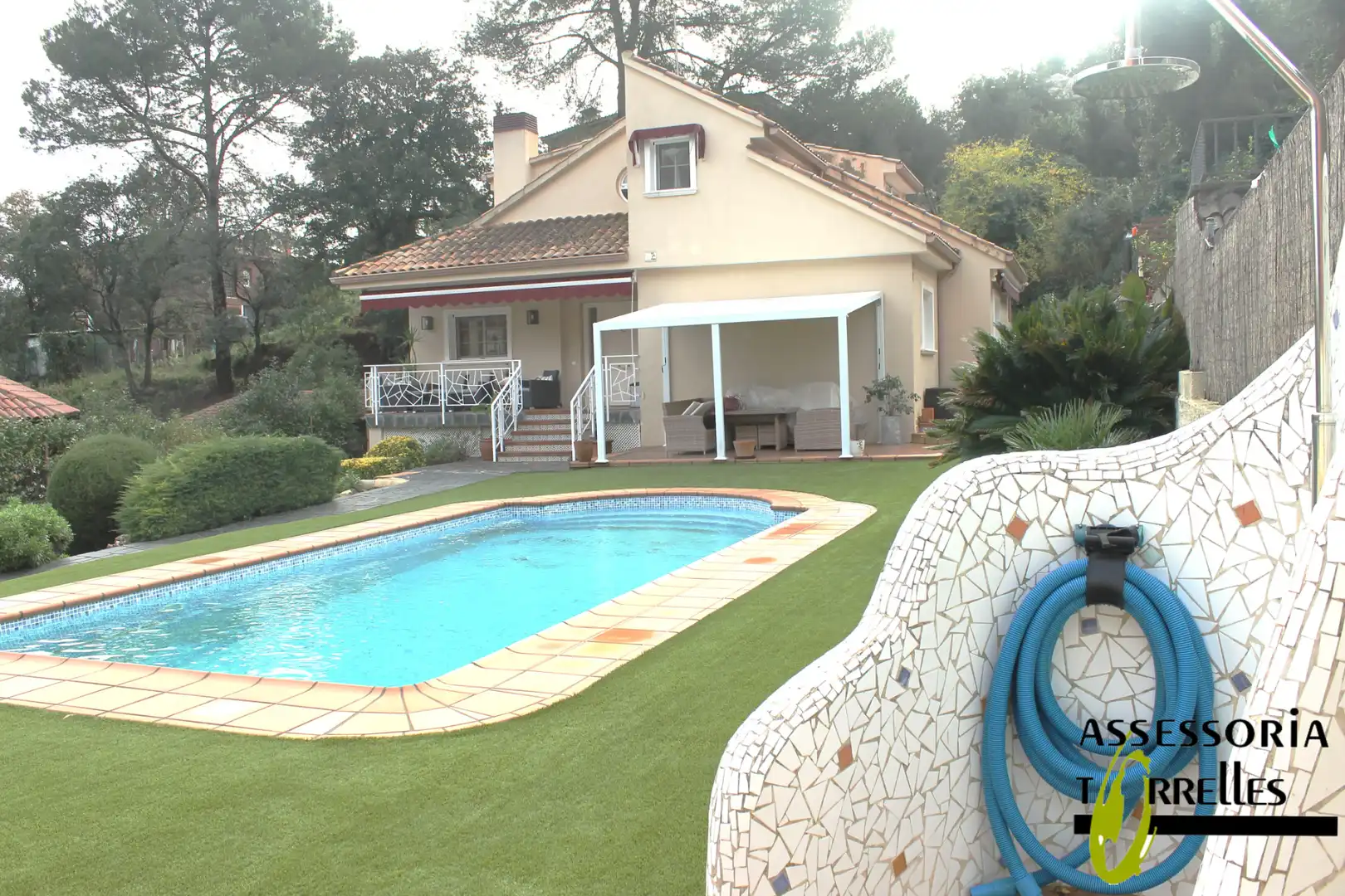 Schwimmbecken von Haus oder Chalet zum Verkauf in Torrelles de Llobregat mit Heizung, Privatgarten und Parkett