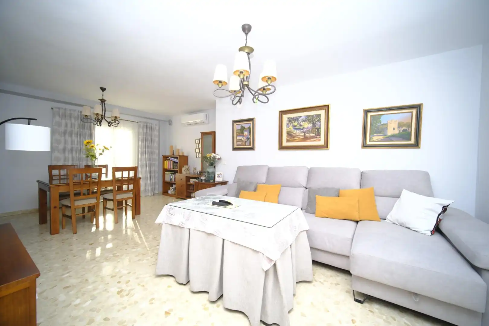 Living room of Flat for rent in Alcalá de Guadaira  with Air Conditioner and Furnished