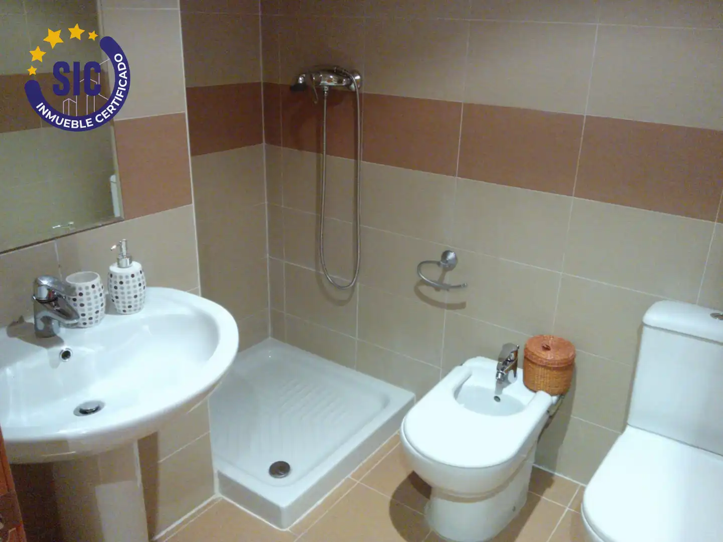 Baño de Piso en venta en Castellón de la Plana / Castelló de la Plana con Aire acondicionado, Calefacción y Jardín privado