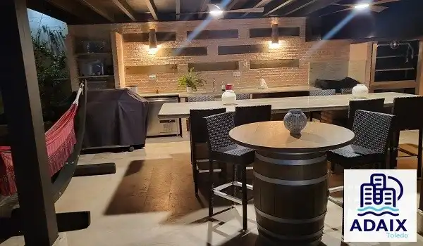 Terrasse von Haus oder Chalet zum Verkauf in Layos mit Klimaanlage, Heizung und Parkett
