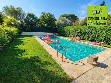 Villa con piscina in vendita a Pedrezuela