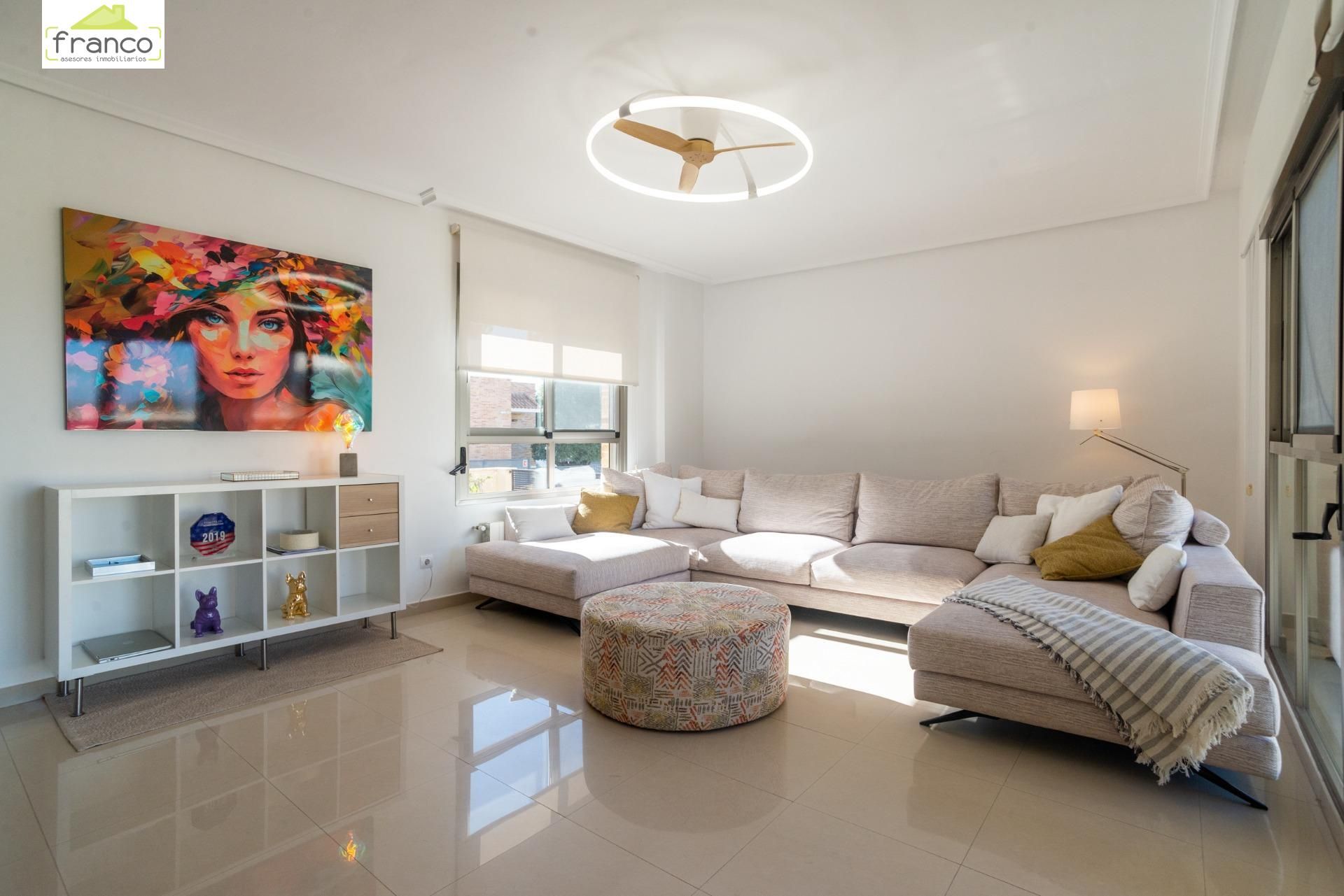 Sala d'estar de Casa o xalet de lloguer en Molina de Segura amb Aire condicionat, Calefacció i Jardí privat