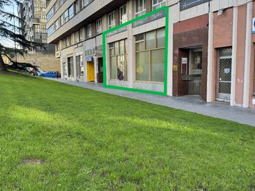 Locale commerciale in affitto a Calle González Abarca 15
