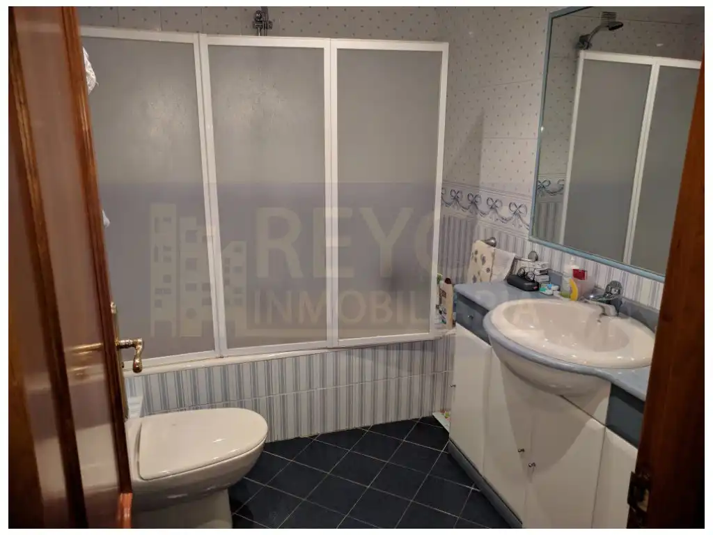 Bathroom of Houses for rent in Santo Domingo de la Calzada  with Private garden and Balcony