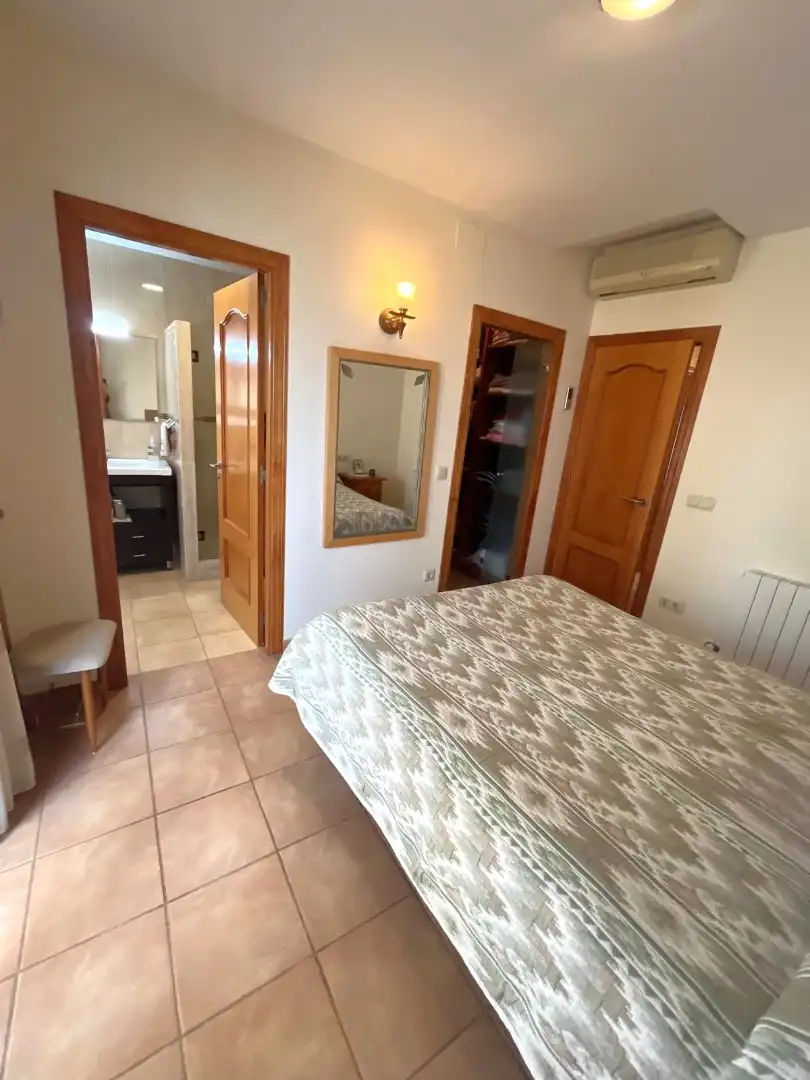 Habitación de Casa adosada en venta en Palamós con Aire acondicionado, Calefacción y Terraza