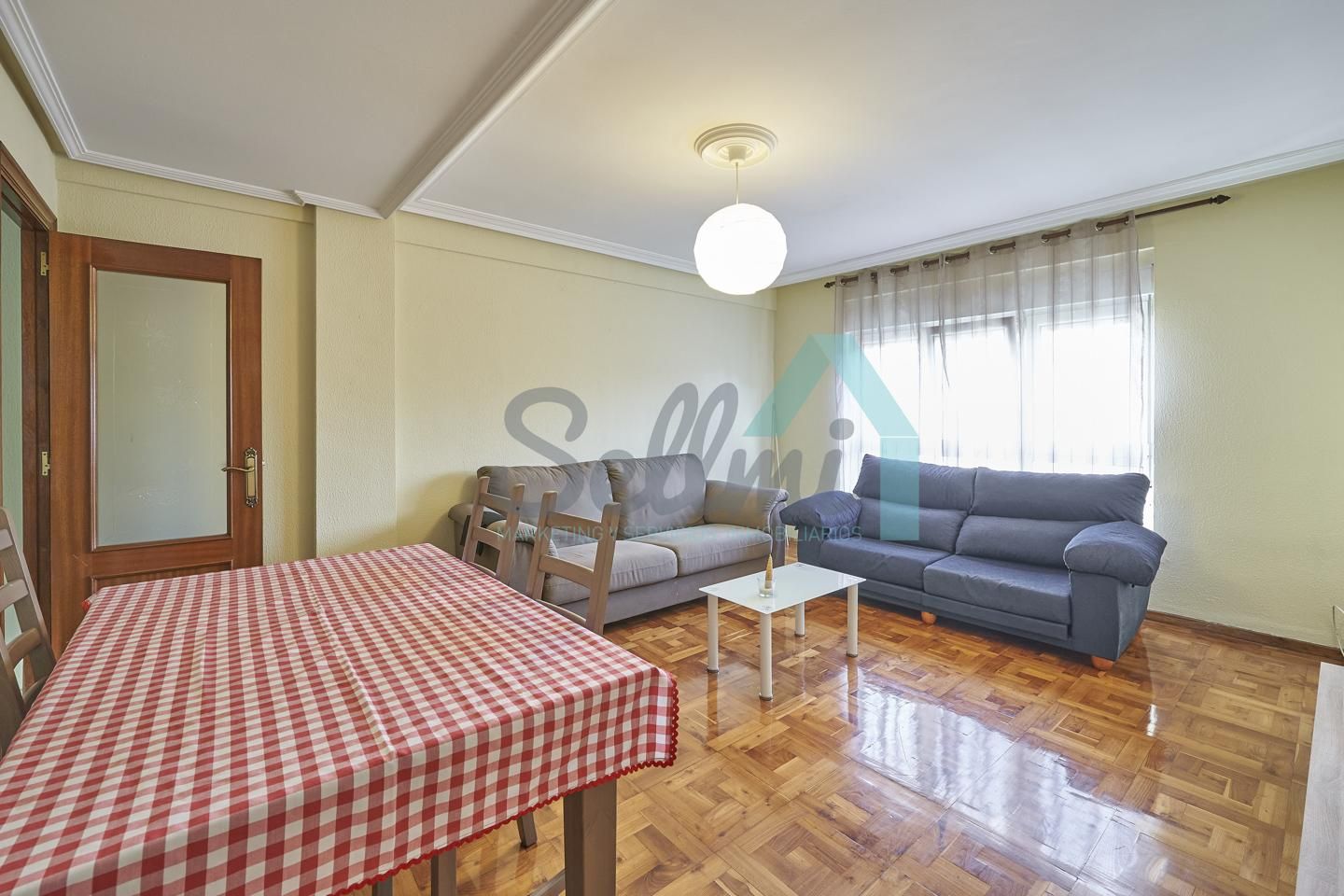 Living room of Flat to rent in Oviedo   with Heating, Parquet flooring and Furnished