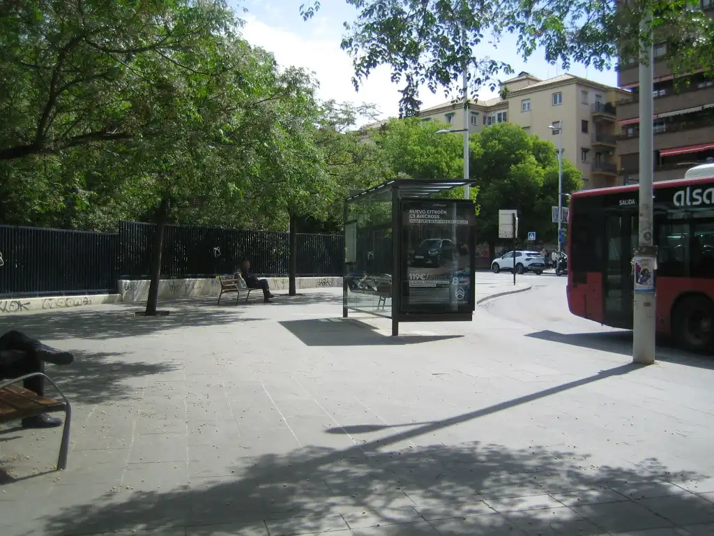 Vista exterior de Estudi de lloguer en Granada amb Aire condicionat, Calefacció i Moblat
