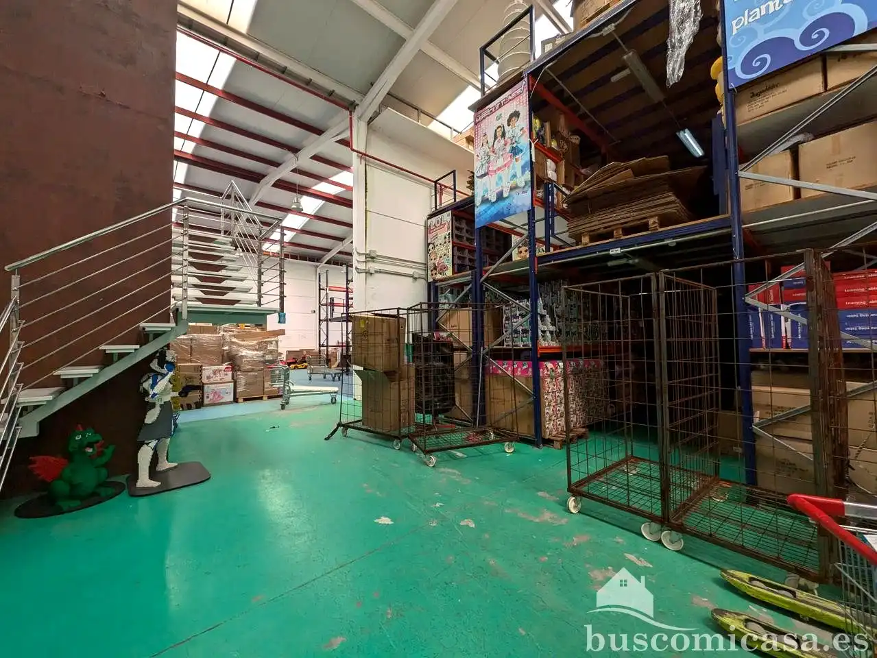 Nau industrial en venda en Linares