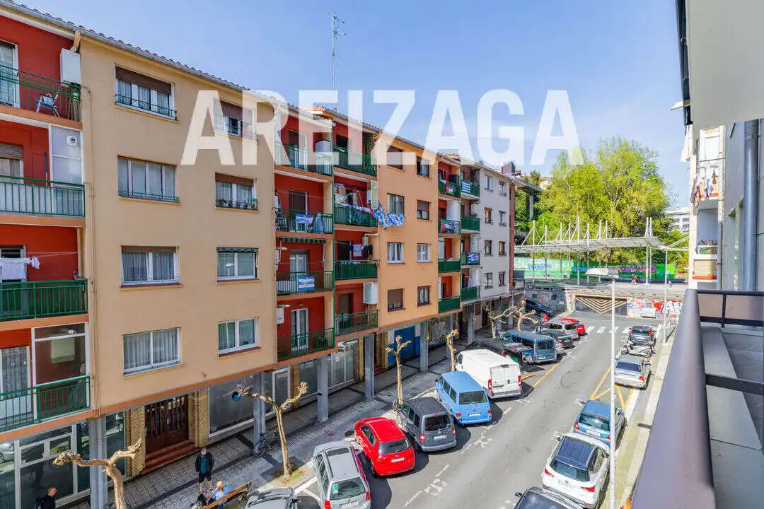 Vista exterior de Piso en venta en Donostia - San Sebastián  con Calefacción, Amueblado y Balcón