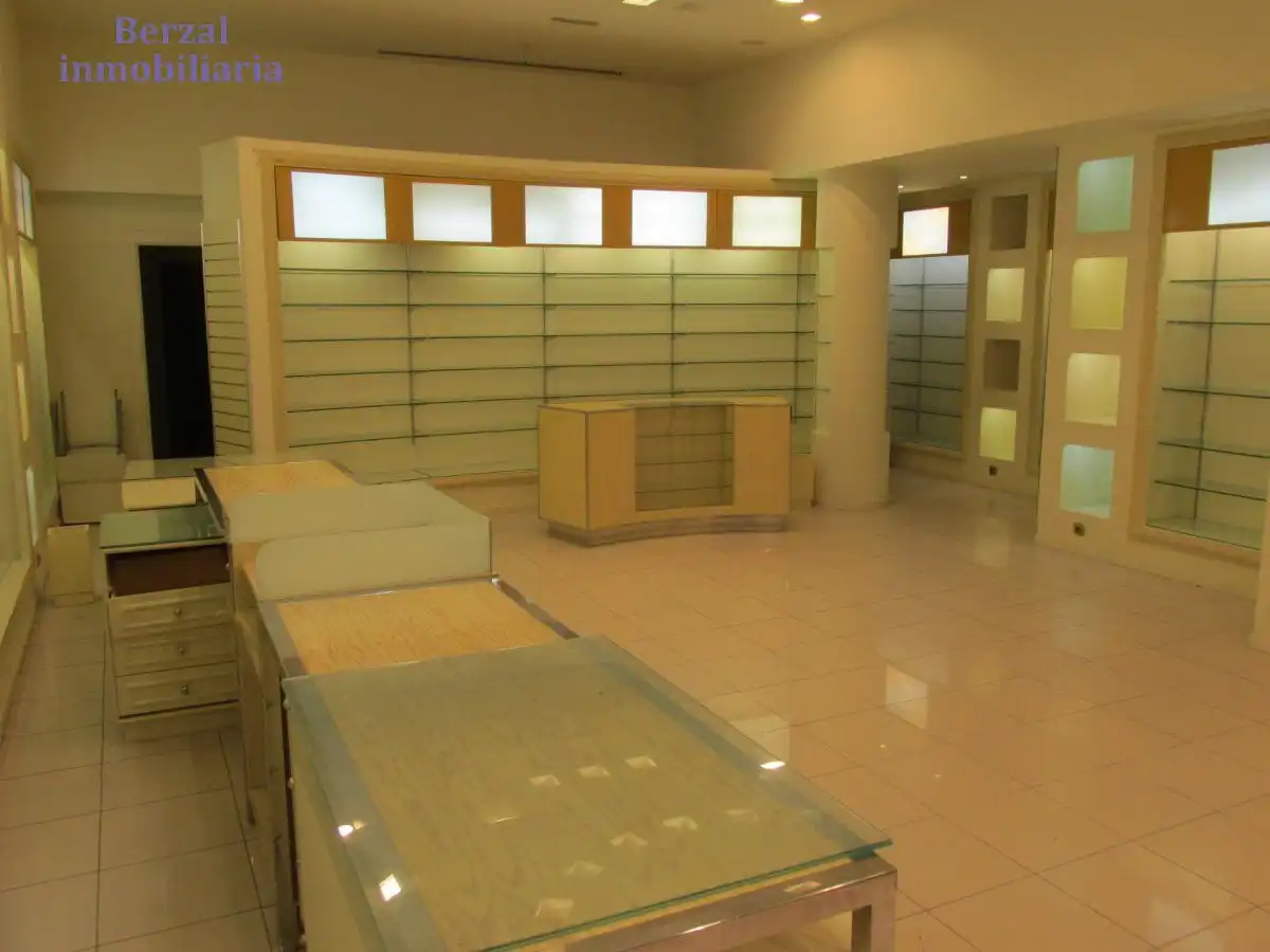 Local comercial en alquiler en Calle Doctores Castroviejo, imagen 4