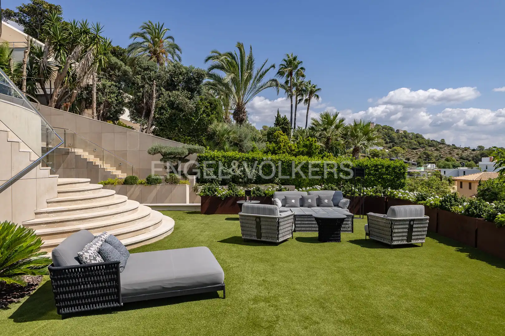 Terrassa de Casa o xalet en venda en Sitges amb Aire condicionat, Calefacció i Jardí privat