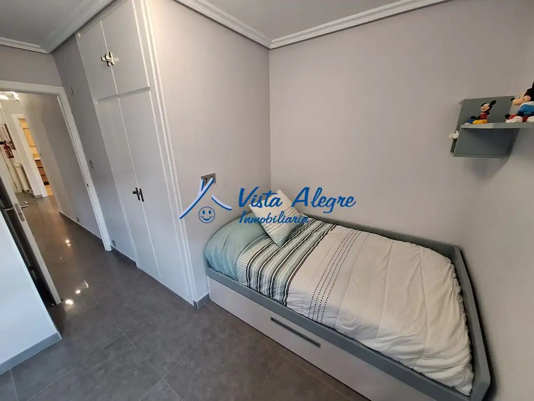 Bedroom of Flat for sale in Haro, La Rioja