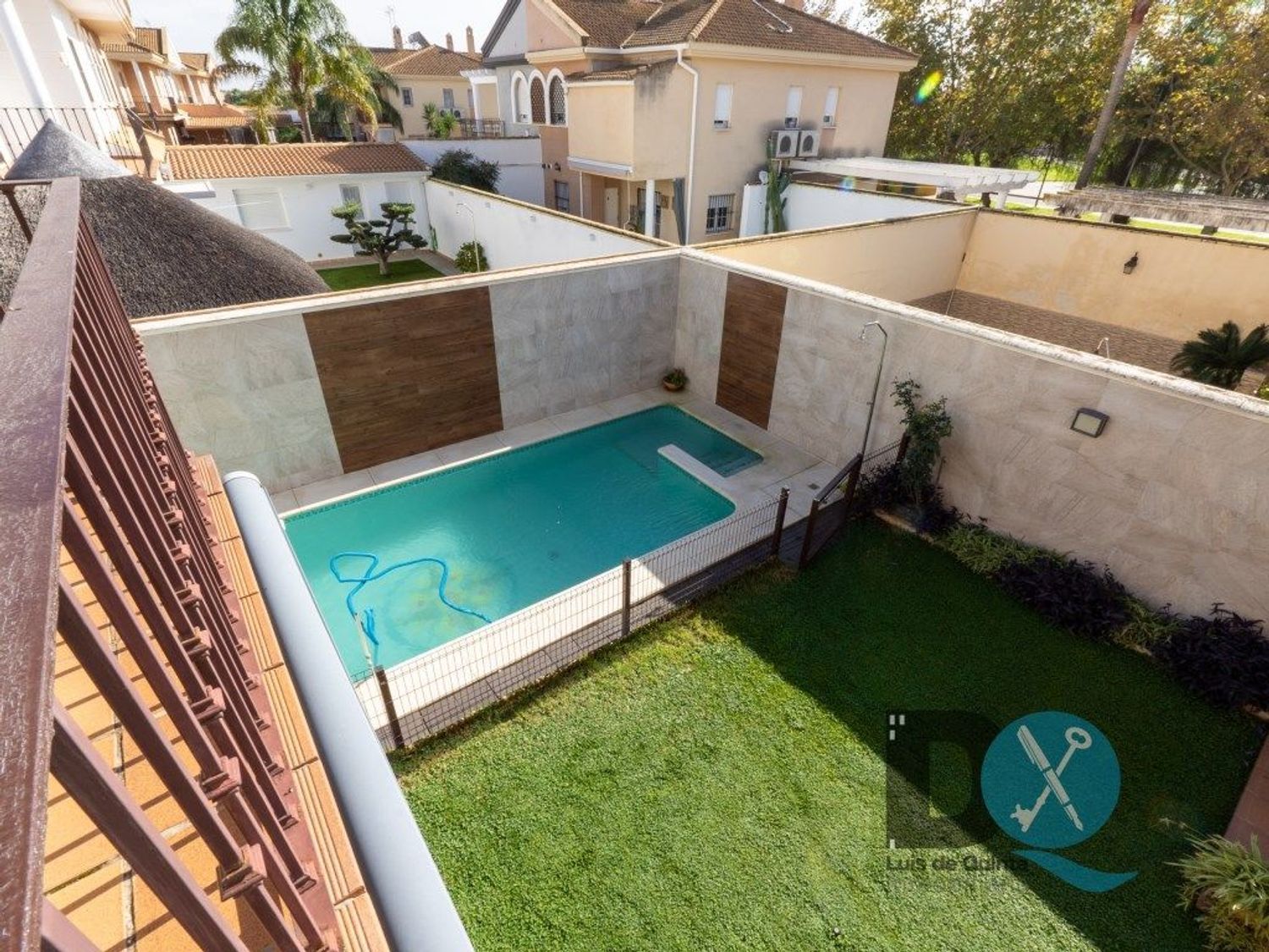 Piscina de Casa adosada en venda en Utrera