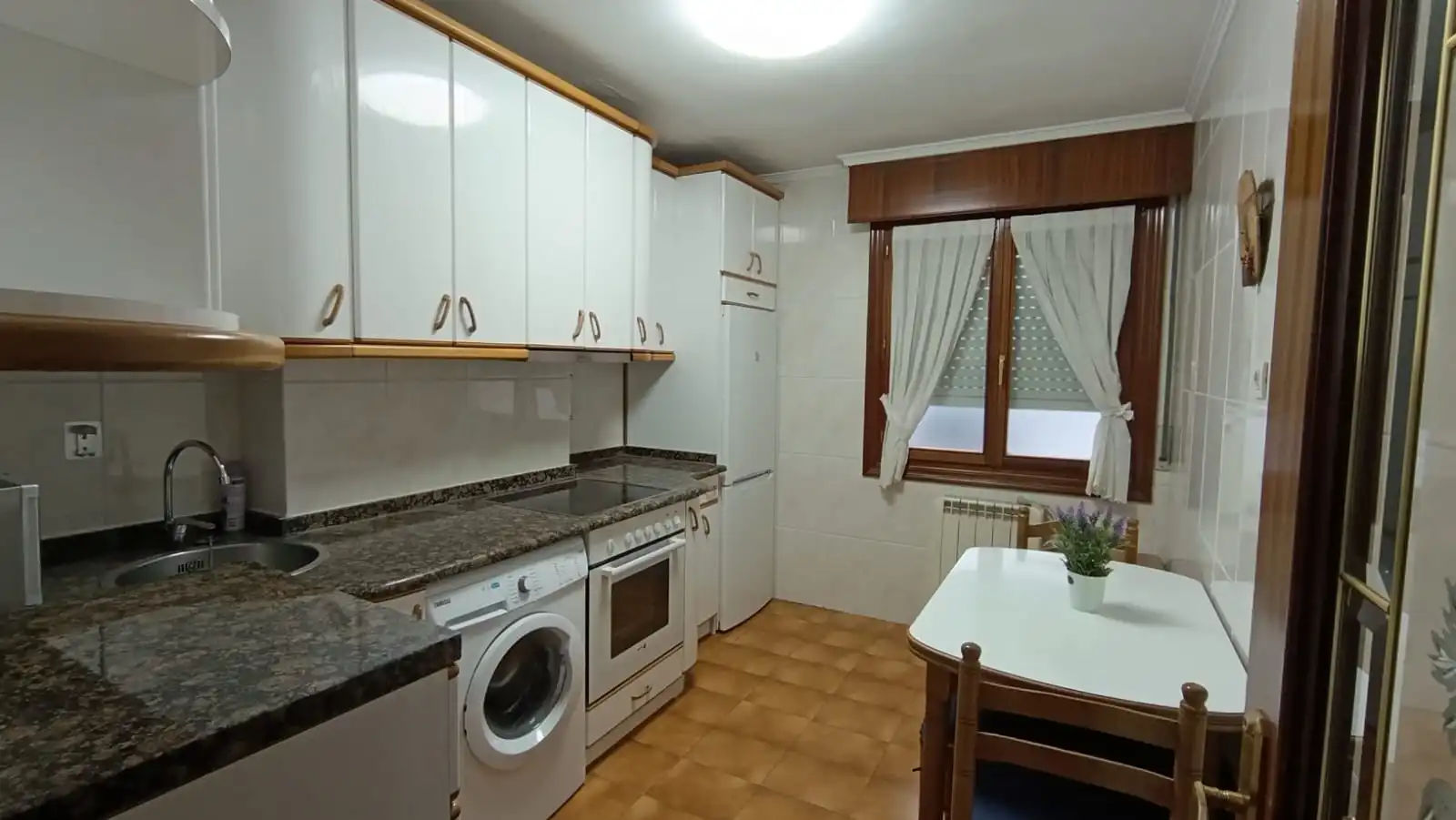 Cocina de Piso en venta en Bilbao  con Calefacción, Parquet y Amueblado