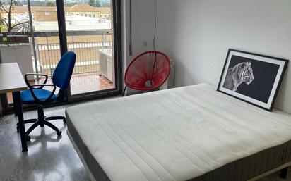 Bedroom of Flat to share in  Sevilla Capital  with Air Conditioner and Terrace