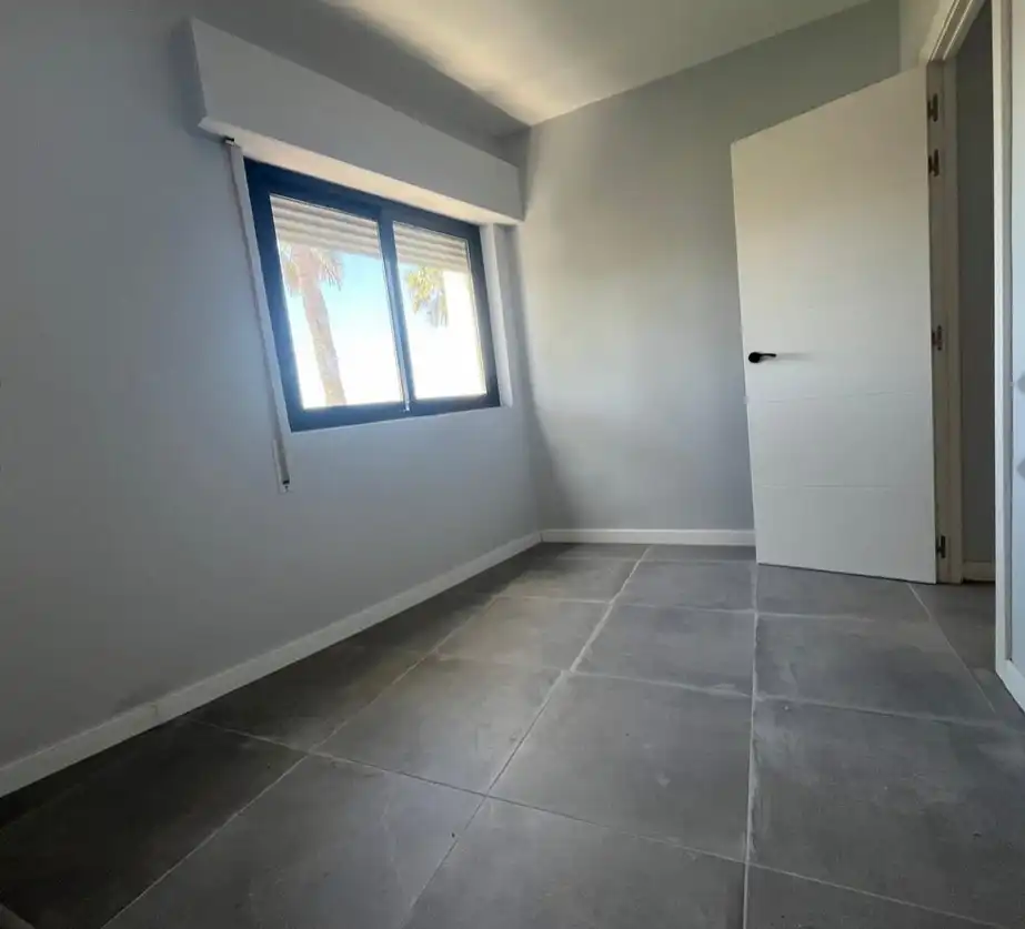 Habitación de Piso en venta en Marbella con Amueblado, Horno y Lavadora