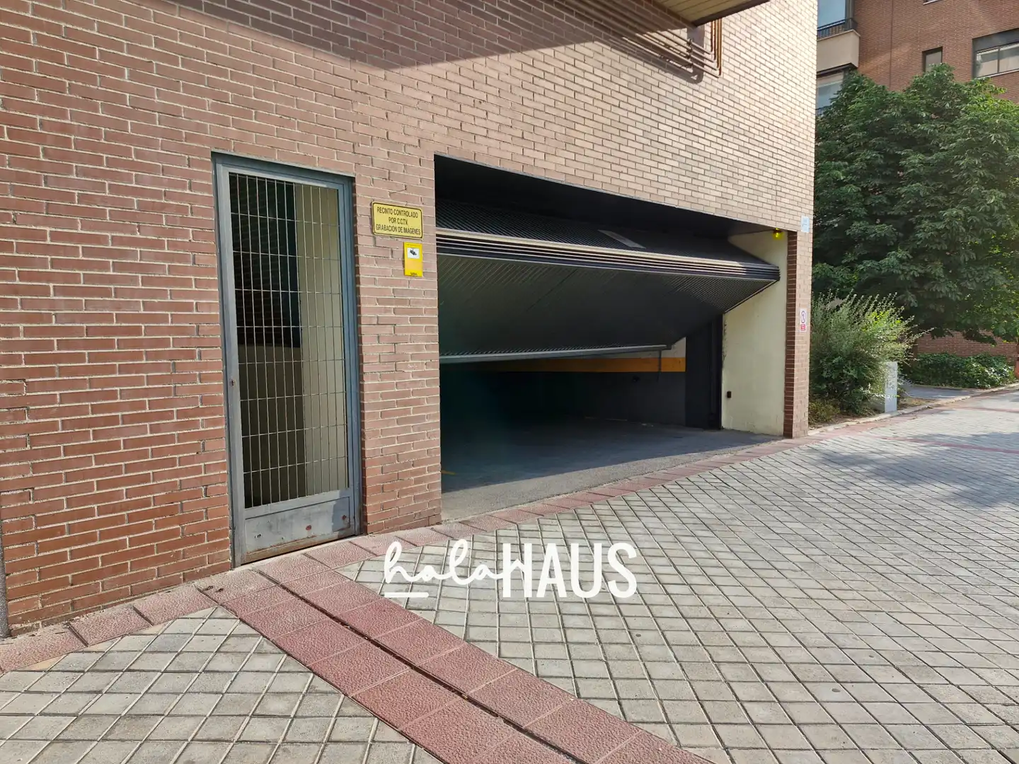 Aparcament de Garatge en venda en Madrid
