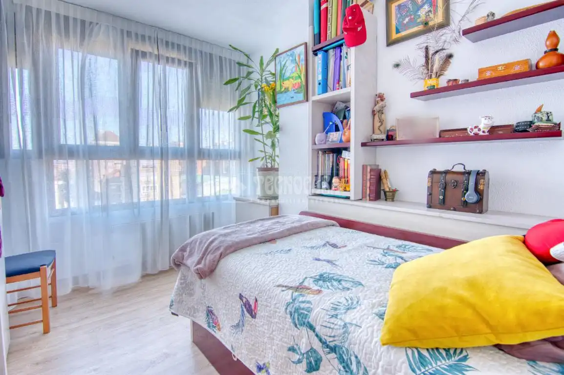 Schlafzimmer von Wohnung zum Verkauf in Santander mit Abstellraum