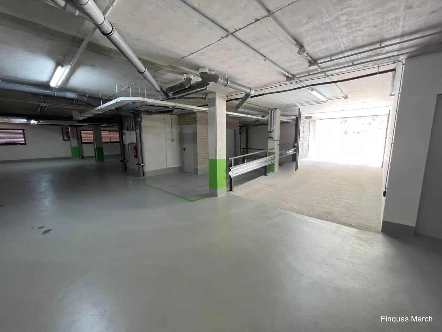 Parking de Piso de alquiler en Barcelona con Aire acondicionado, Calefacción y Parquet