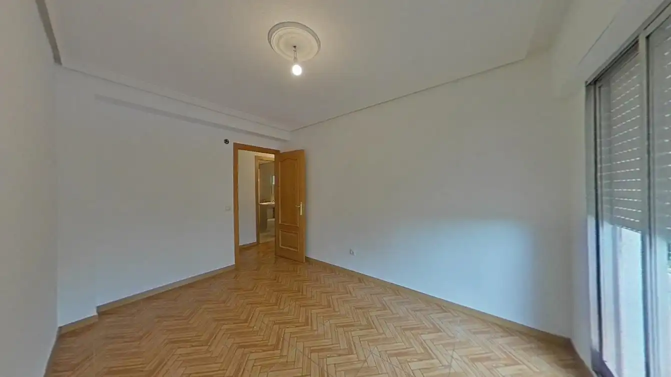 Dormitori de Pis en venda en Móstoles amb Calefacció, Terrassa i Forn