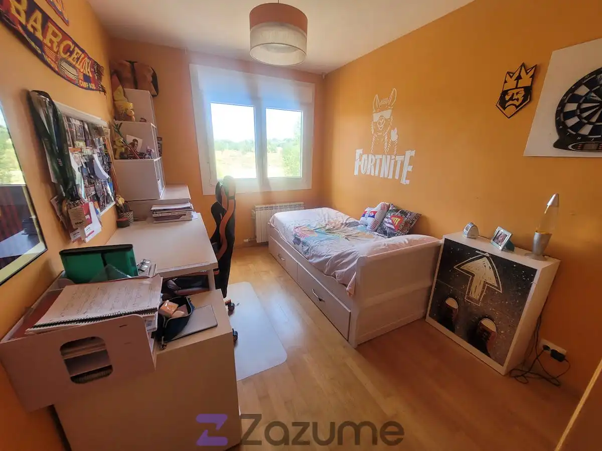Bedroom of Flat for rent in Laguna de Duero  with Heating, Parquet flooring and Furnished