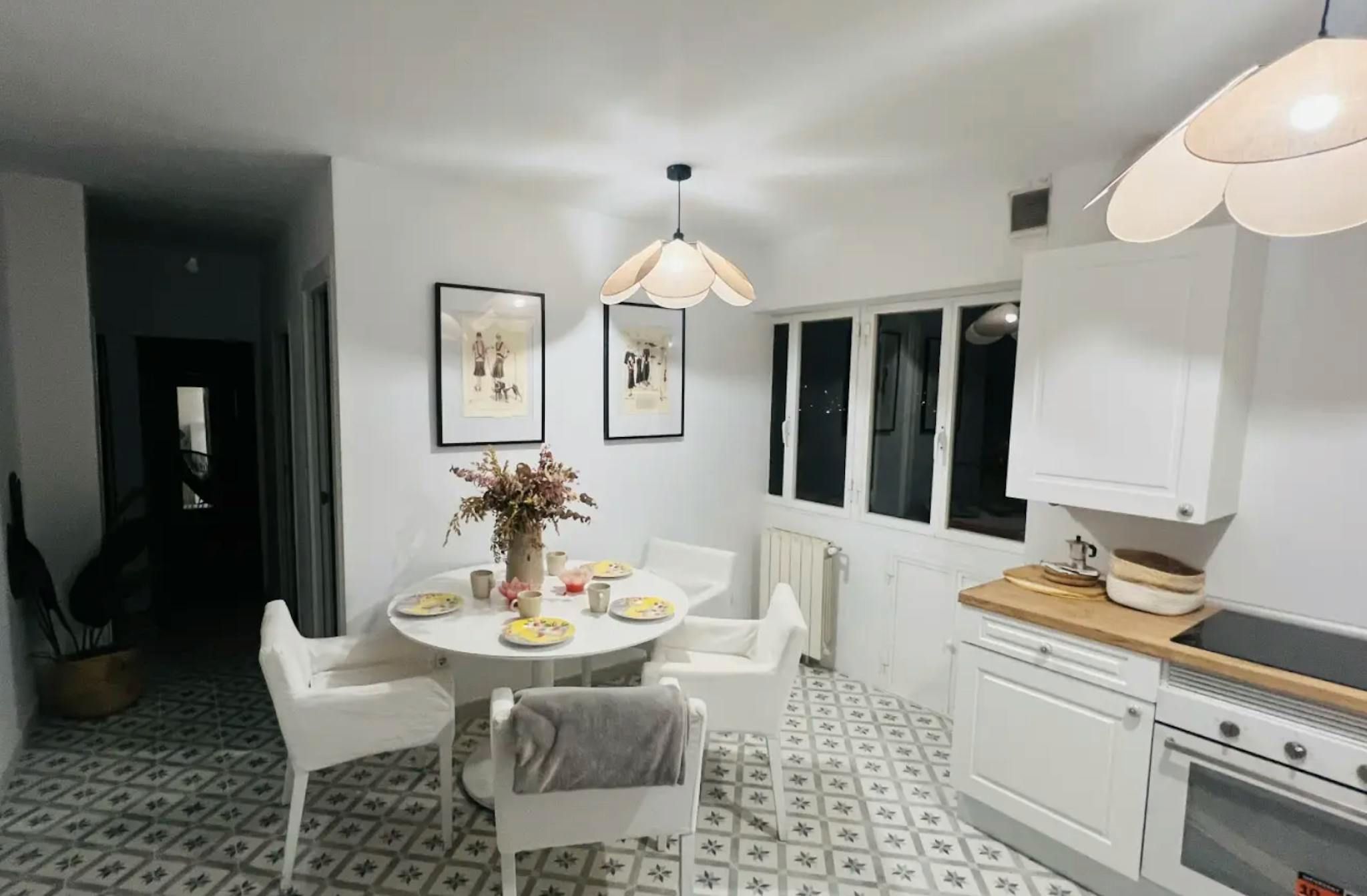 Menjador de Pis de lloguer en  Madrid Capital amb Calefacció, Moblat i Rentadora