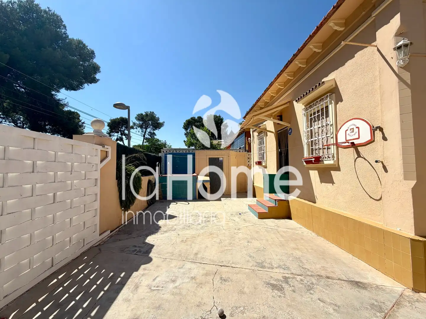 Vista exterior de Casa o chalet en venta en Paterna con Aire acondicionado, Jardín privado y Terraza
