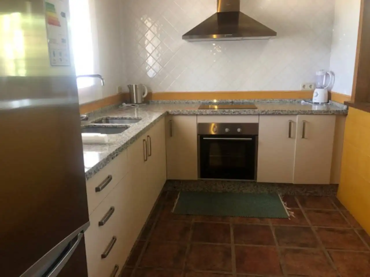 Cocina de Casa o chalet en venta en Estepona con Aire acondicionado, Calefacción y Jardín privado