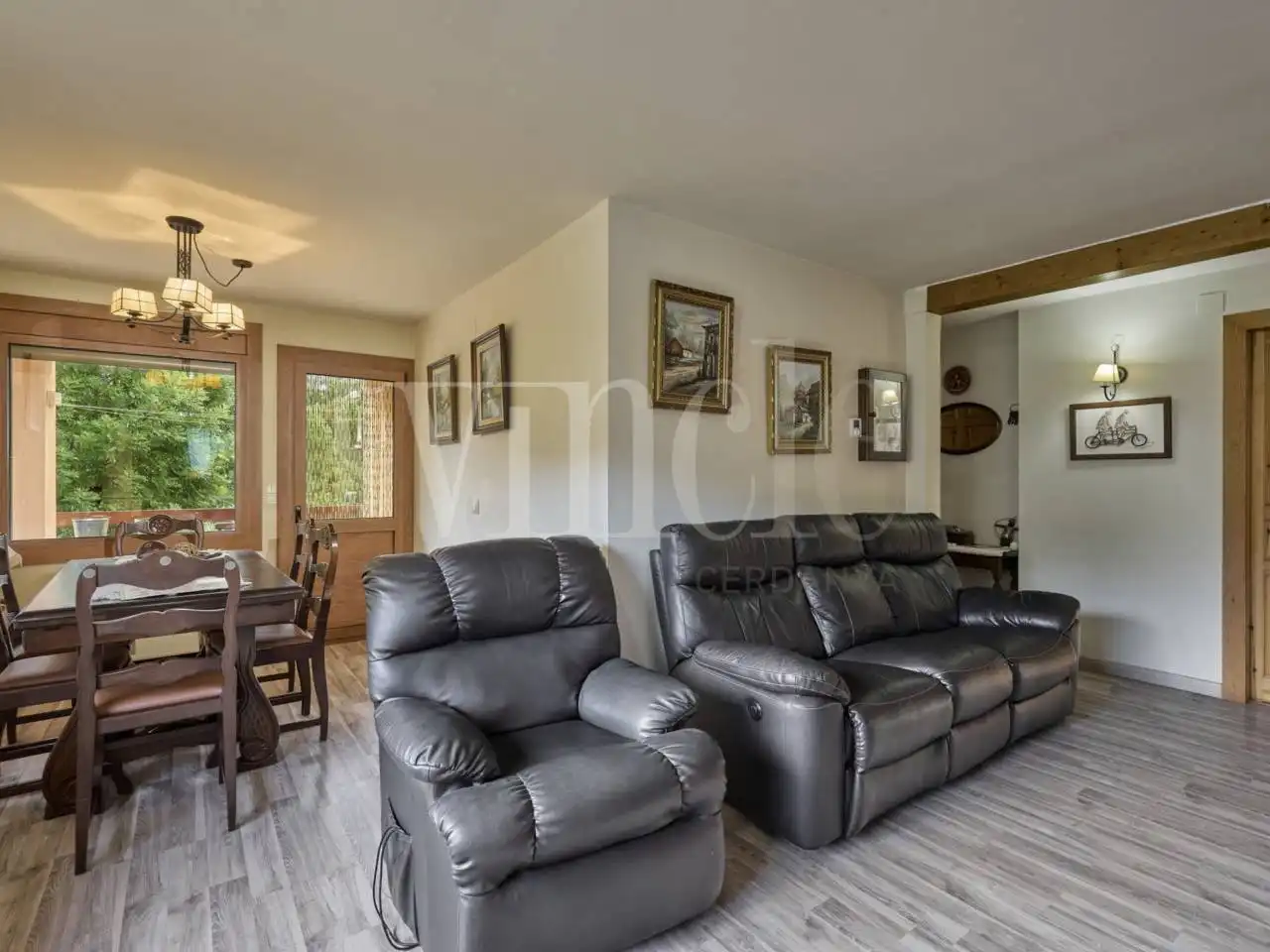 Sala d'estar de Casa o xalet en venda en Fontanals de Cerdanya amb Calefacció, Jardí privat i Parquet