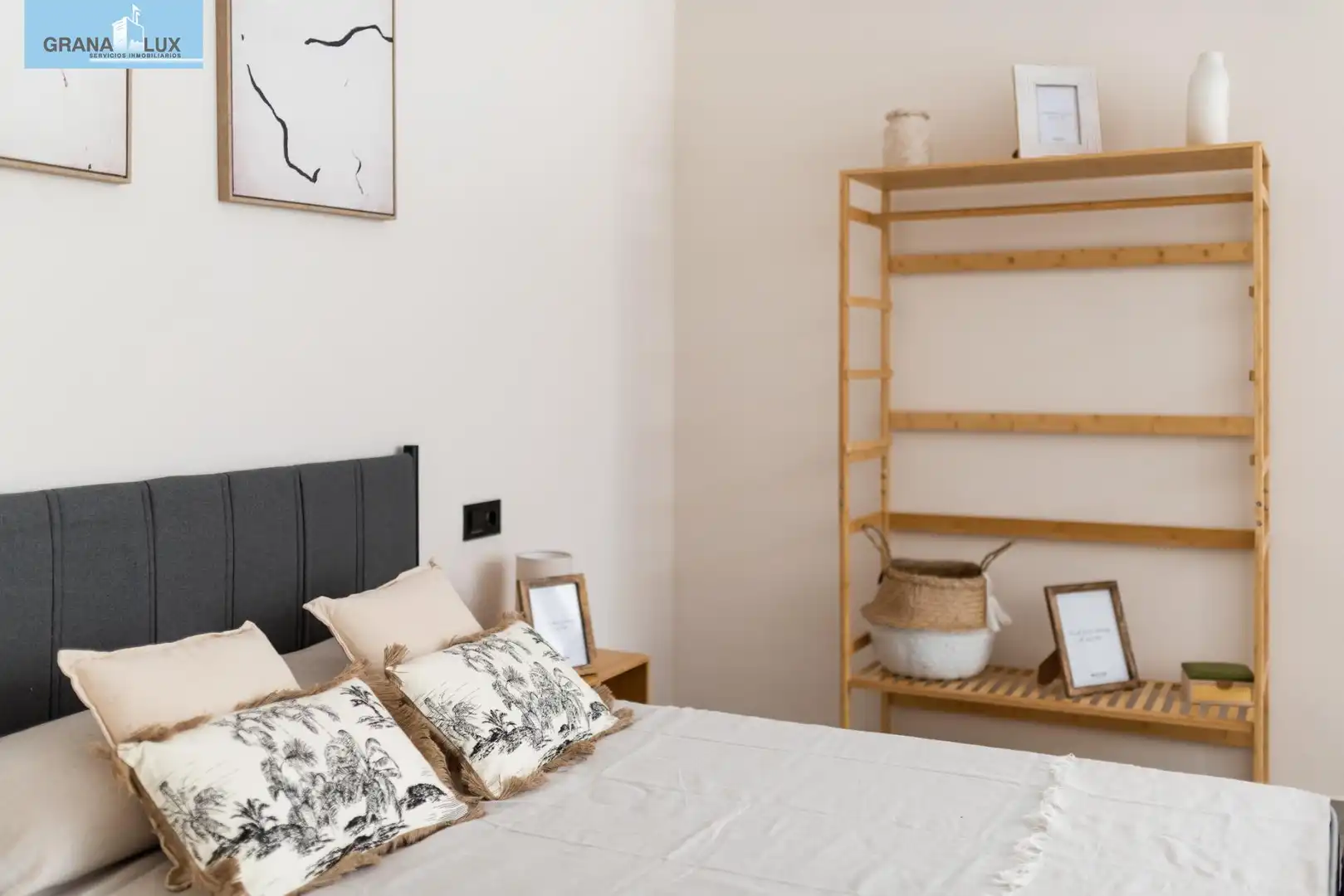 Bedroom of Study for sale in Granada  with Air Conditioner, Heating and Furnished