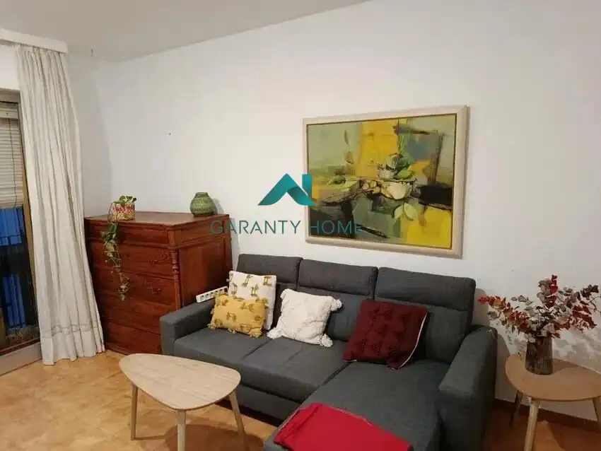 Sala de estar de Piso en venta en Sevilla con Trastero y Balcón