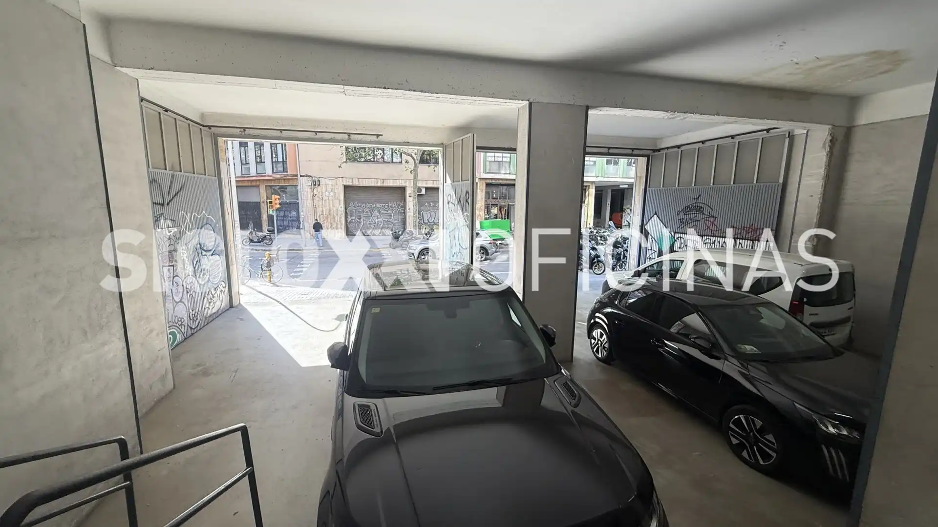 Parking de Local de alquiler en  Barcelona Capital con Aire acondicionado