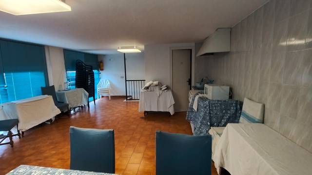 Local comercial en Venta en Avinguda Vila de Madrid, 12 en Els Pins