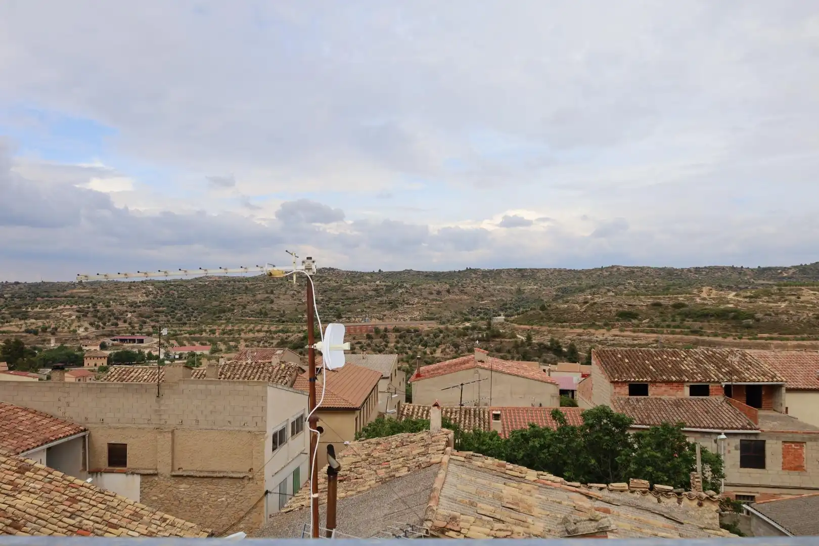 Vista exterior de Casa o xalet en venda en Valdealgorfa amb Calefacció, Terrassa i Traster