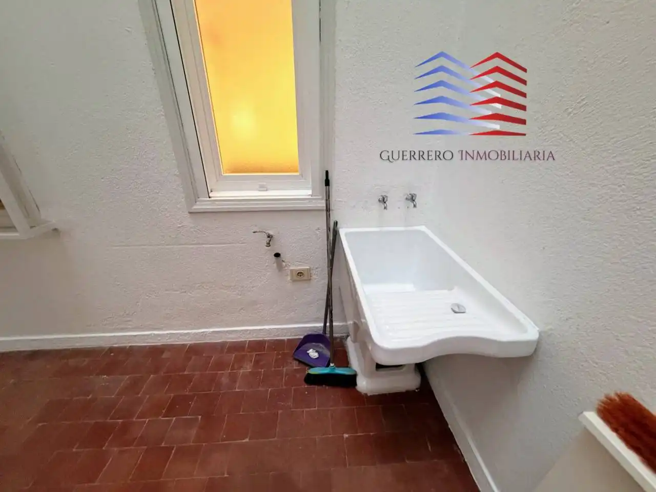 Bany de Pis de lloguer en Ourense Capital  amb Calefacció i Parquet
