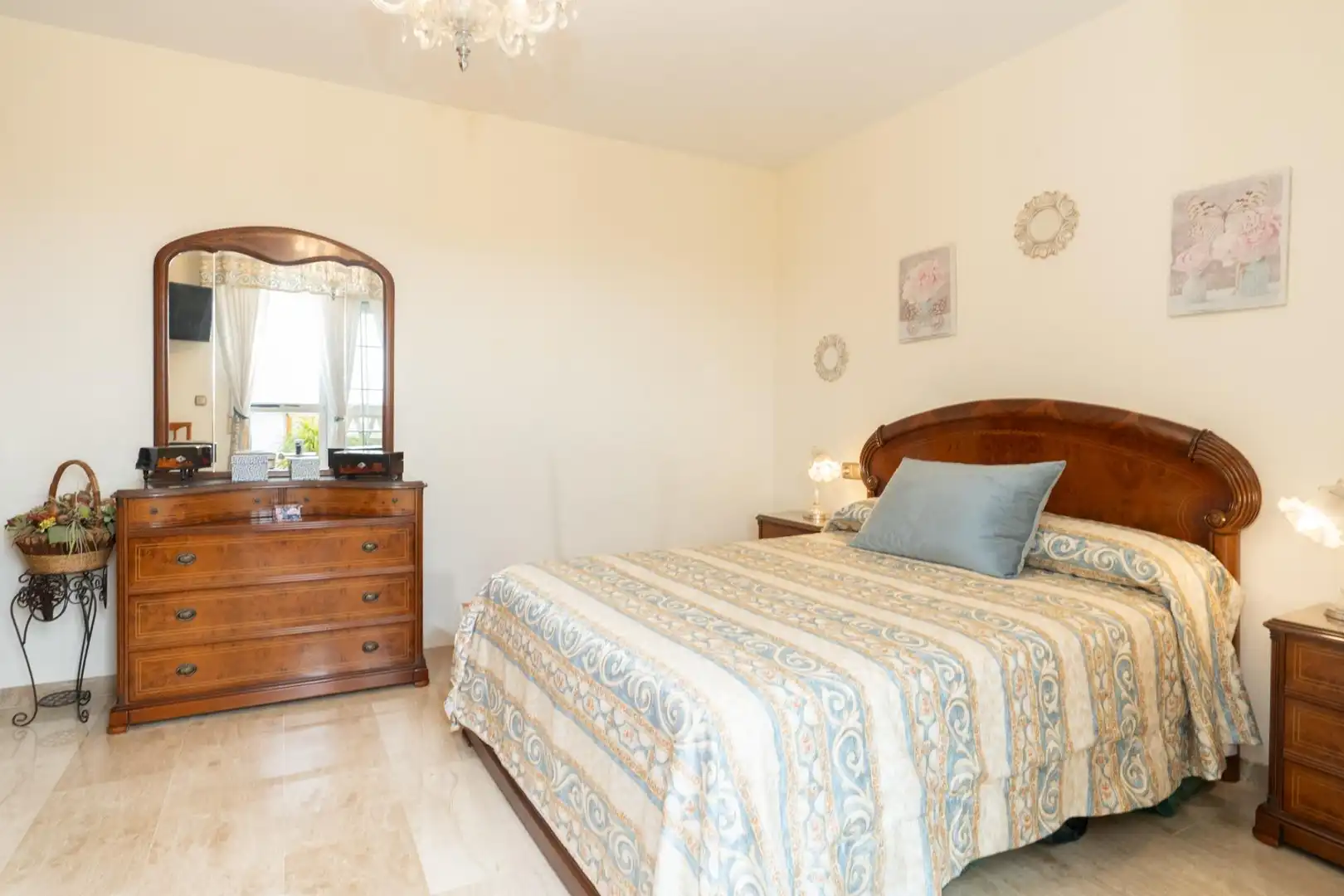 Dormitori de Casa o xalet en venda en Motril amb Aire condicionat, Jardí privat i Terrassa