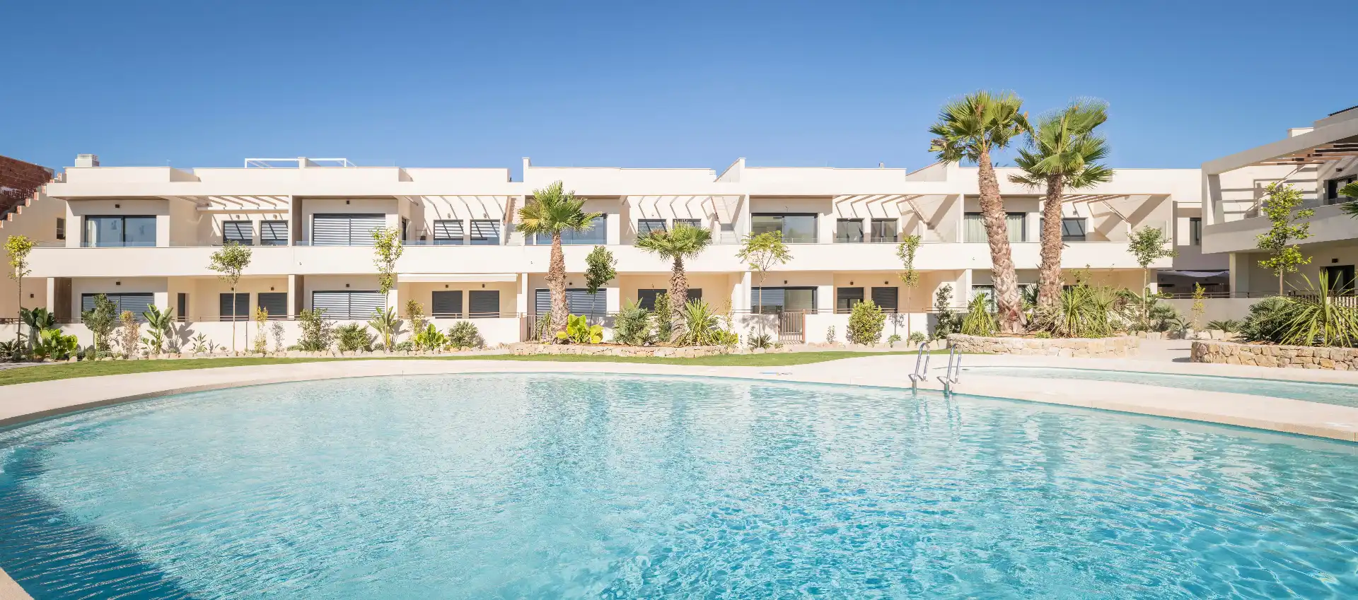 Piscina de Pis en venda en Torrevieja amb Jardí privat, Terrassa i Piscina comunitària
