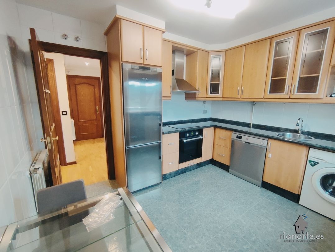 Cuina de Àtic en venda en Langreo amb Calefacció, Parquet i Terrassa