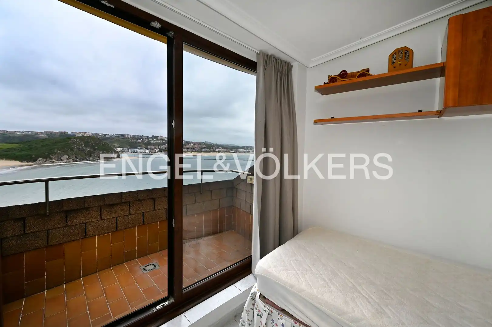 Terraza de Piso en venta en Miengo con Calefacción y Balcón